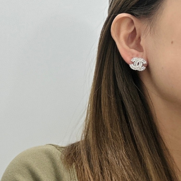 Chanel square diamond stud earrings - Picture 5 of 9